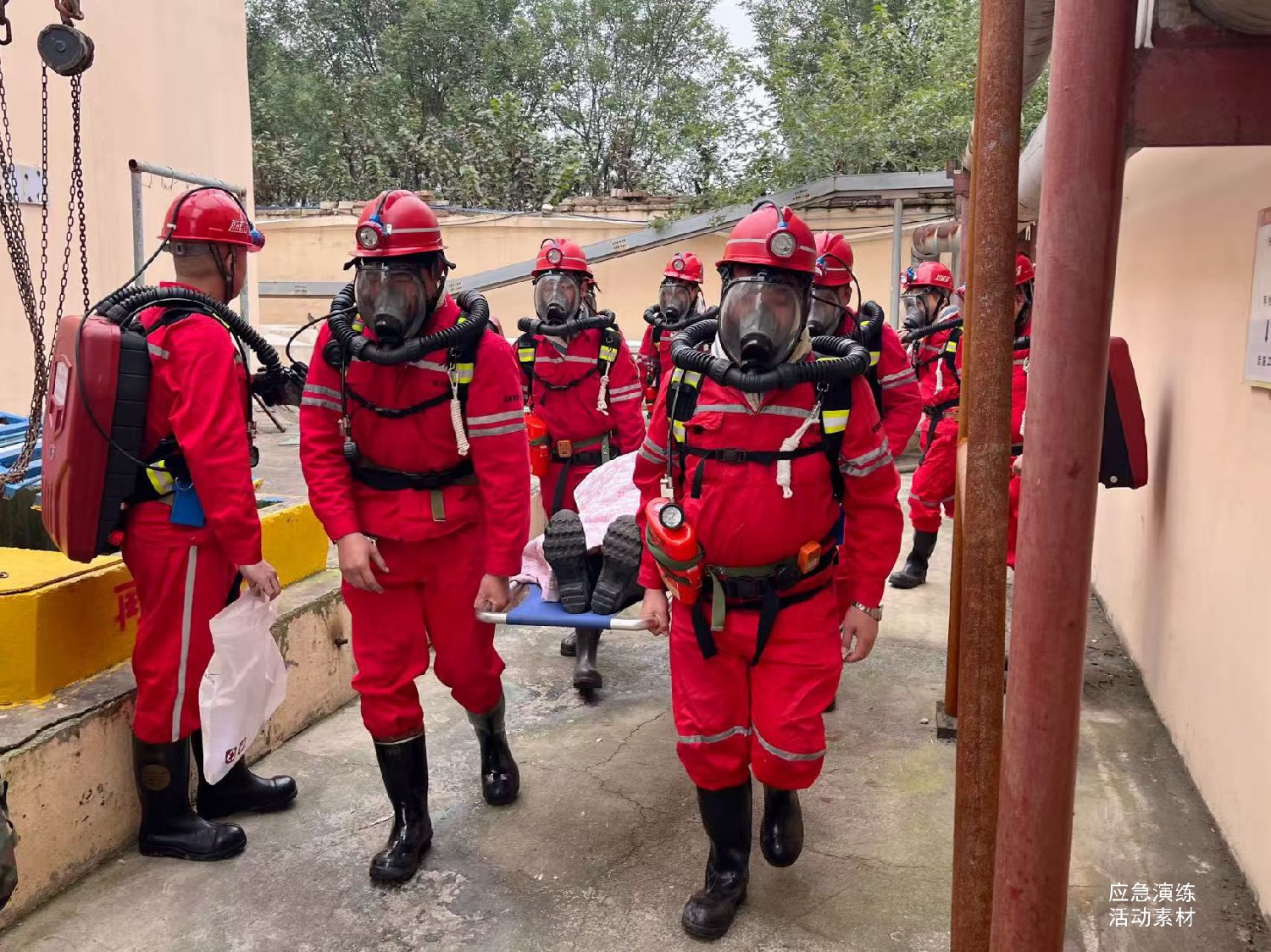 金達煤礦開展有限空間應(yīng)急演練