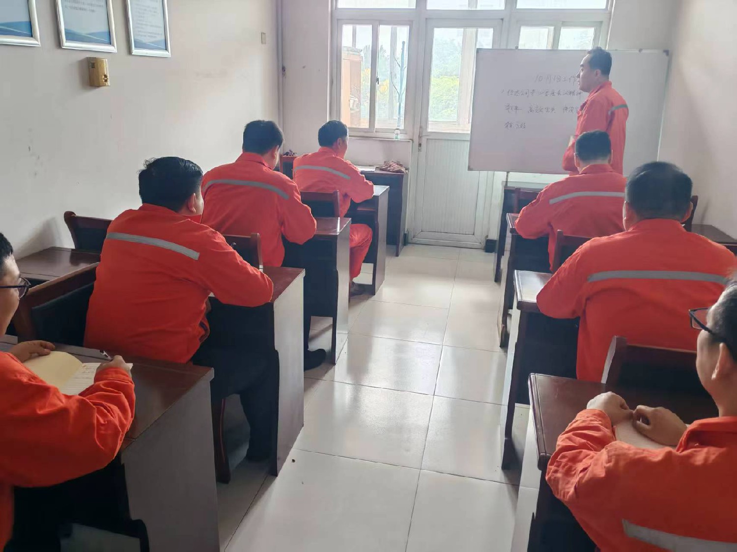 東大煤礦開(kāi)展兼職救護(hù)隊(duì)冬季訓(xùn)練